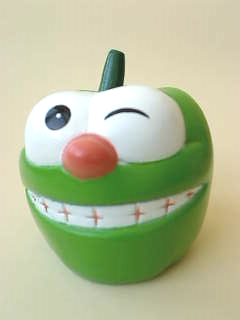 sk-r-606f_rubber_apple_pencil_sharpener